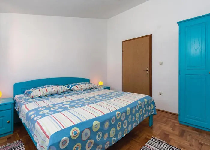 1 Bedroom Stunning In Пула